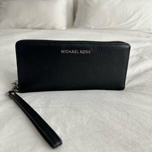 Michael Kors Jet Set Wallet